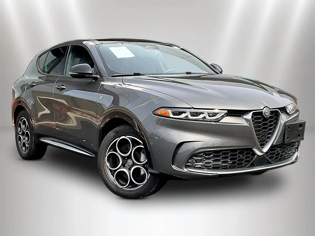 Used 2024 Grigio Alfa Romeo Ti image 3