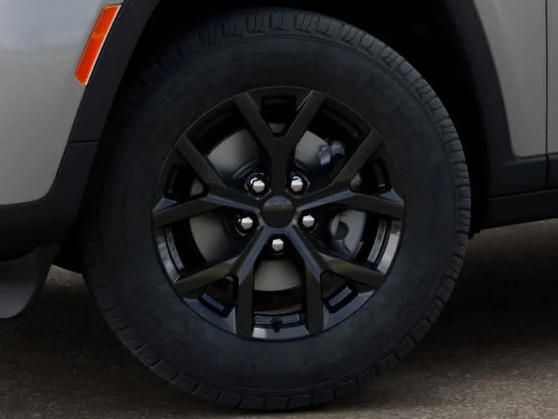 New 2026 Silver Zynith Jeep Laredo Altitude image 8