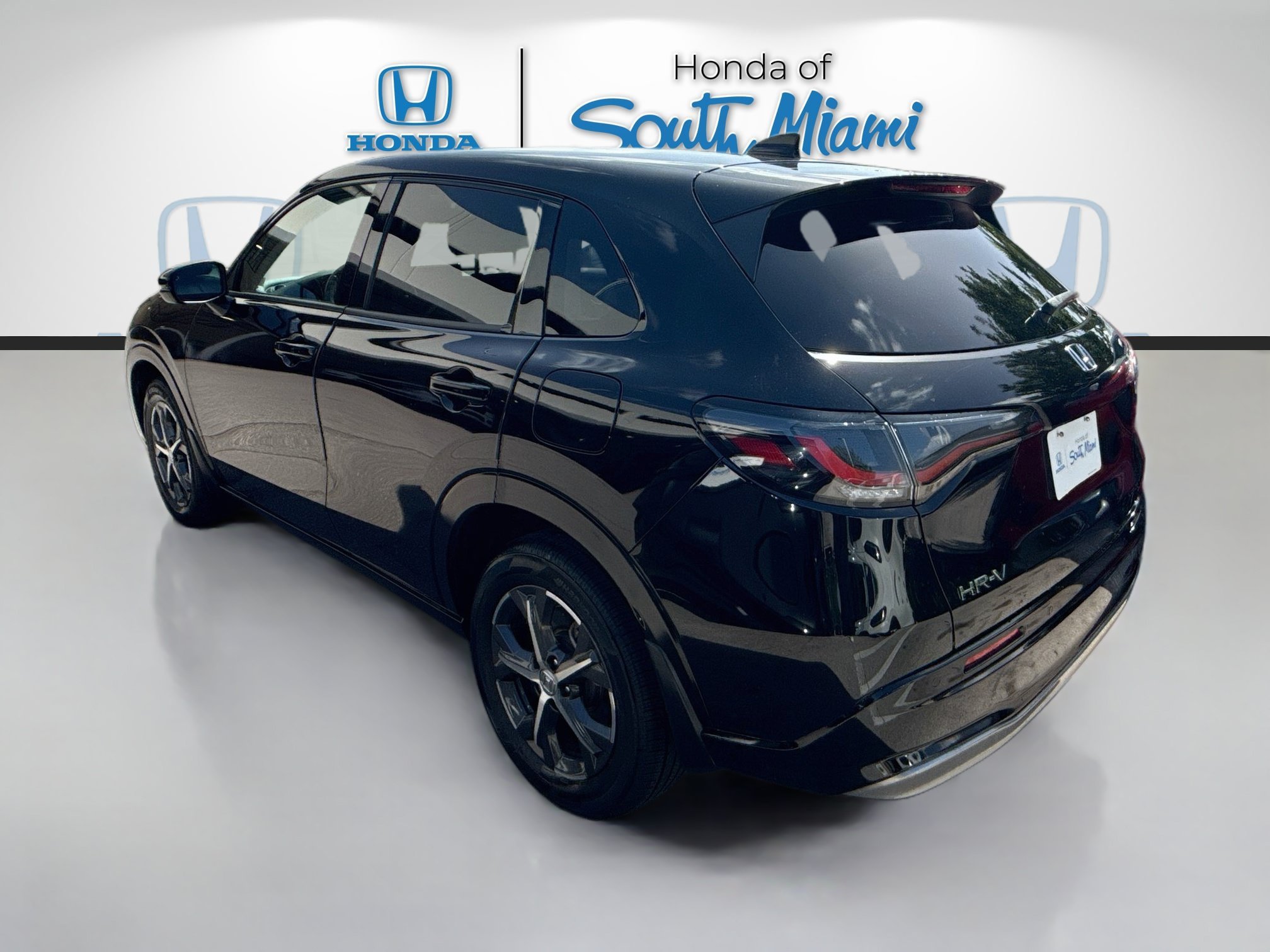 Certified Used 2023 Crystal Black Pearl Honda 2WD EX-L image 5
