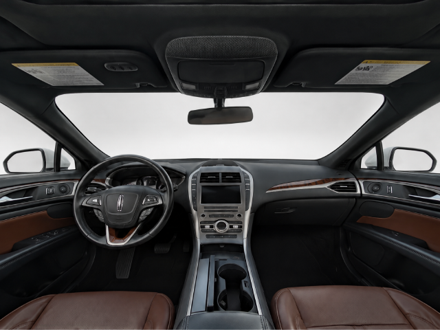 Used 2018 White Lincoln Reserve image 12