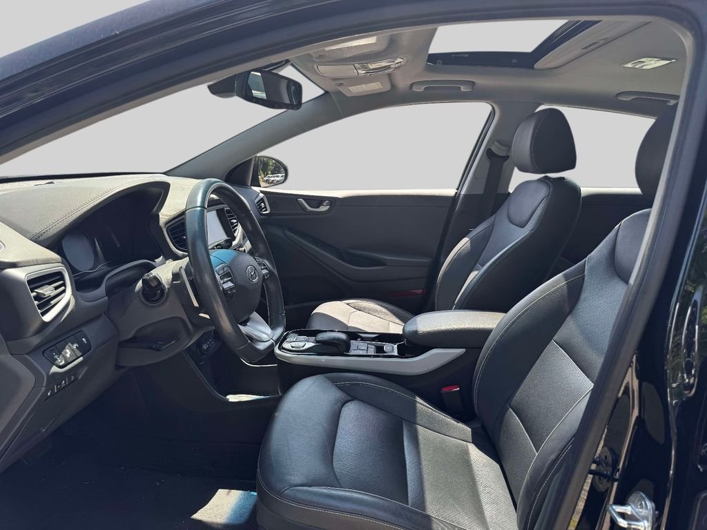 Used 2019 Black Hyundai Limited image 16