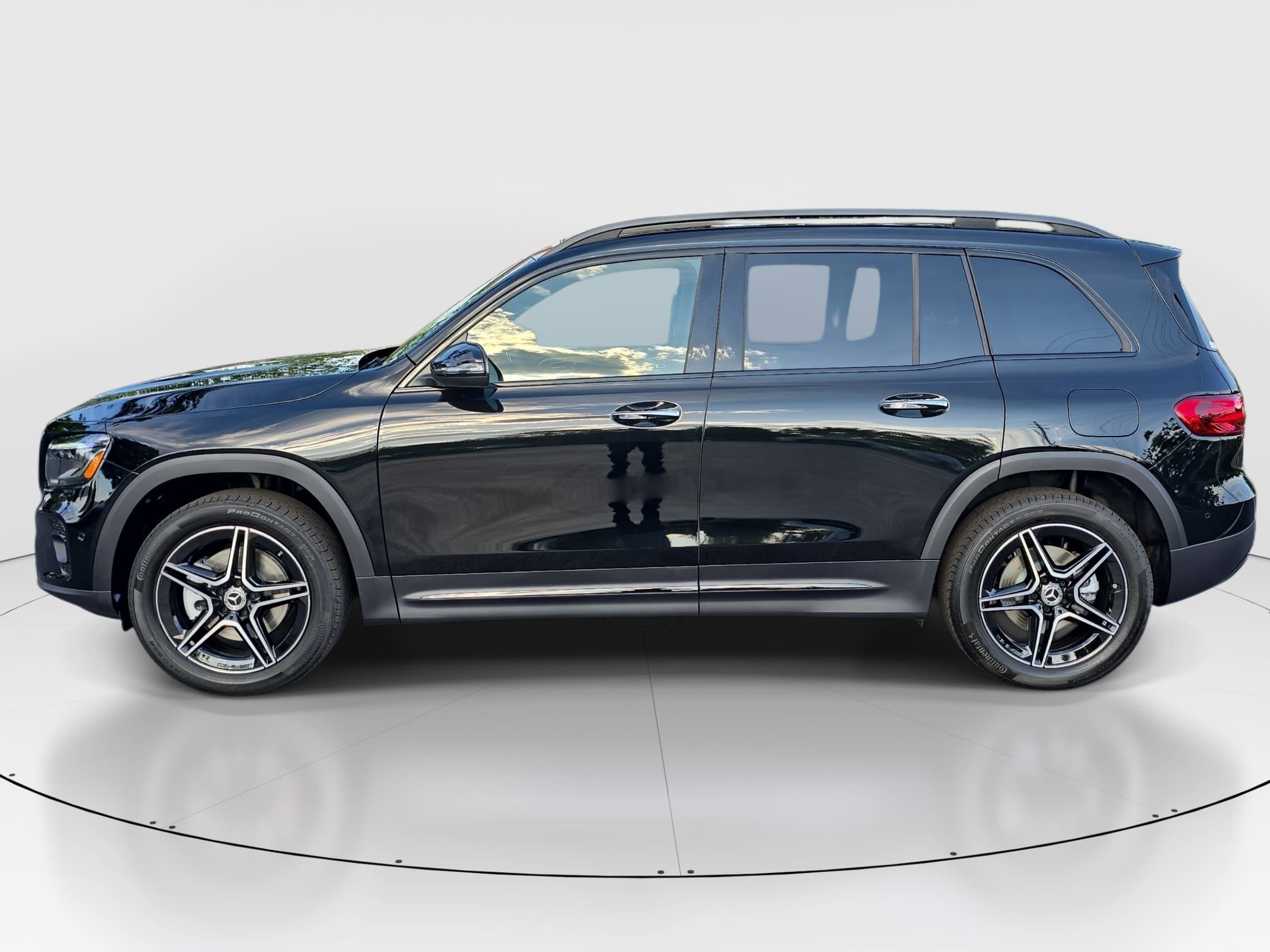 New 2026 Cosmos Black Metallic Mercedes-Benz GLB250 image 8