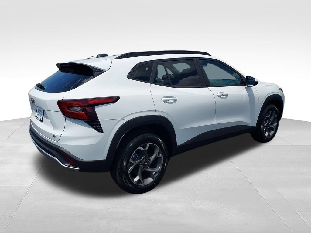 2026 Chevrolet Trax LT - Photo 5