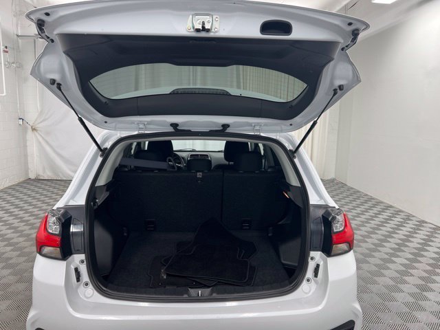 Used 2026 White Diamond Mitsubishi 2.0 ES image 8