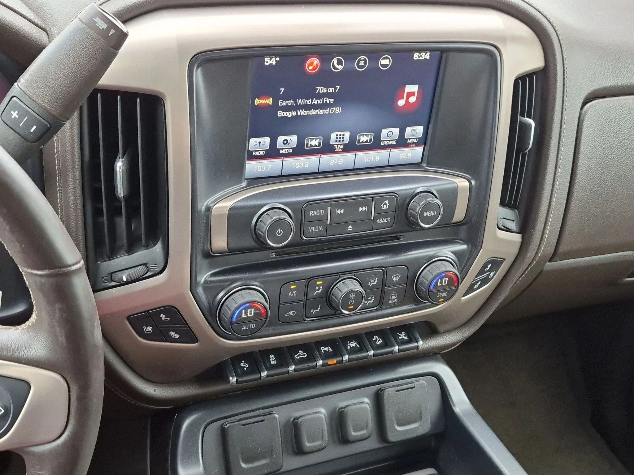 Used 2016 White Frost Tricoat GMC Denali image 15