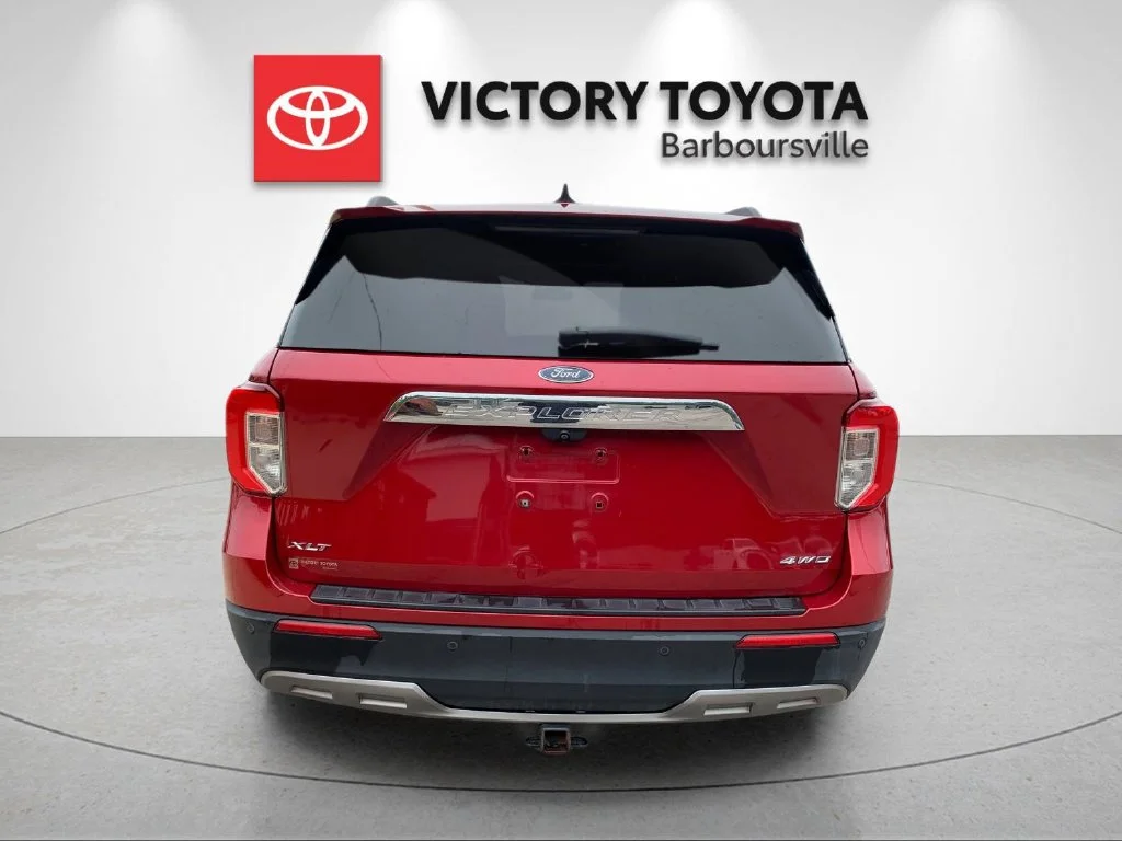 Used 2022 Red Ford XLT image 4