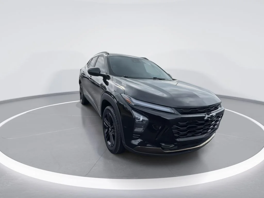 Used 2025 Black Chevrolet ACTIV image 2
