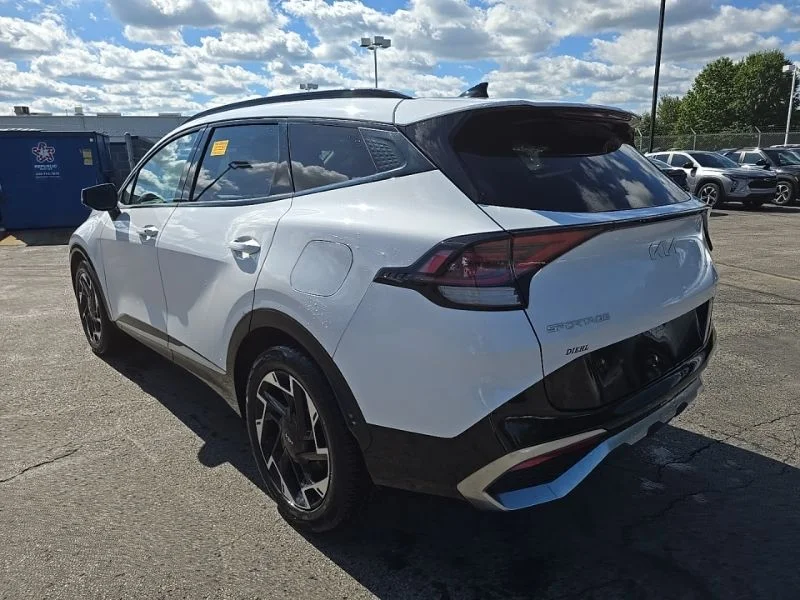Used 2023 White Kia SX-Prestige image 5