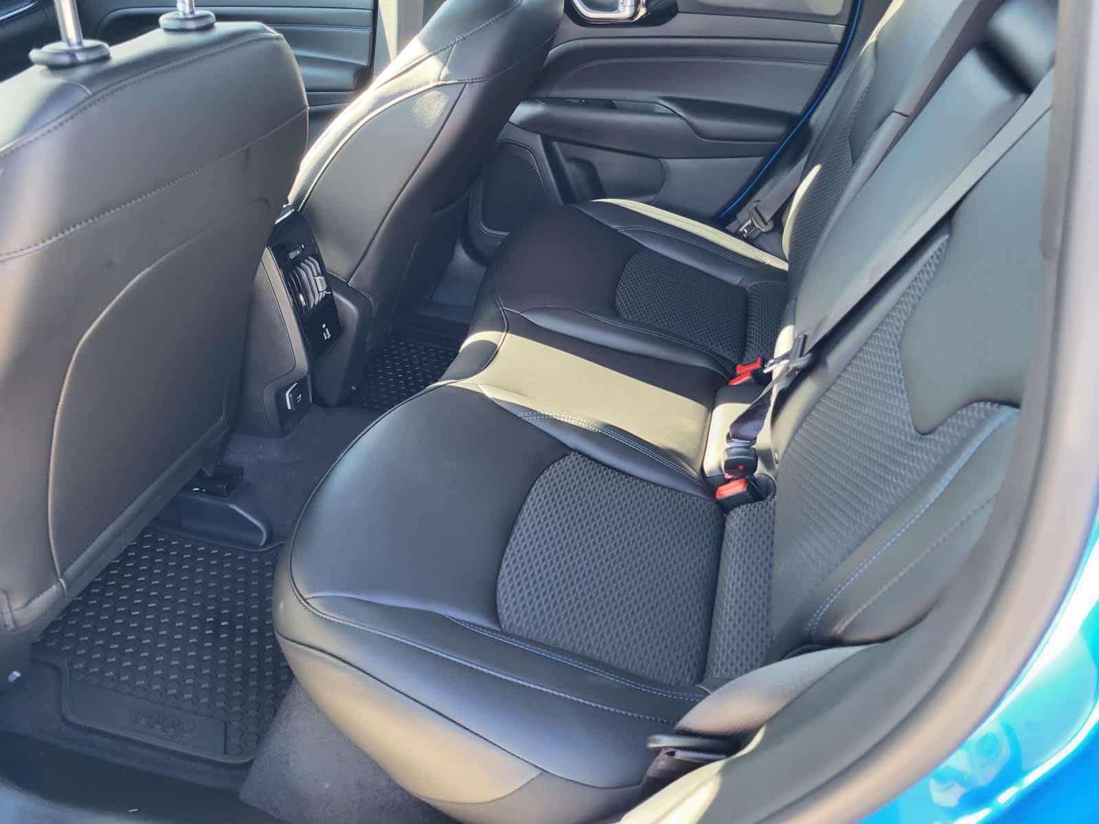 New 2026 Hydro Blue Pearlcoat Jeep Latitude Altitude image 13