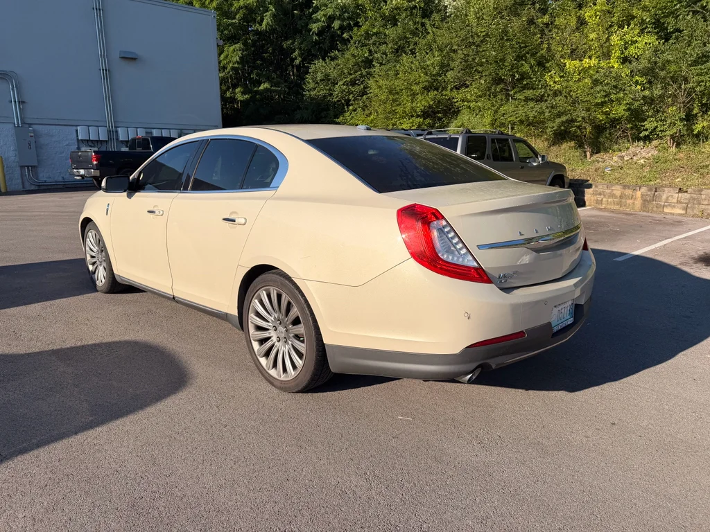Used 2016 Platinum Dune Metallic Tri-Coat Lincoln Base image 5