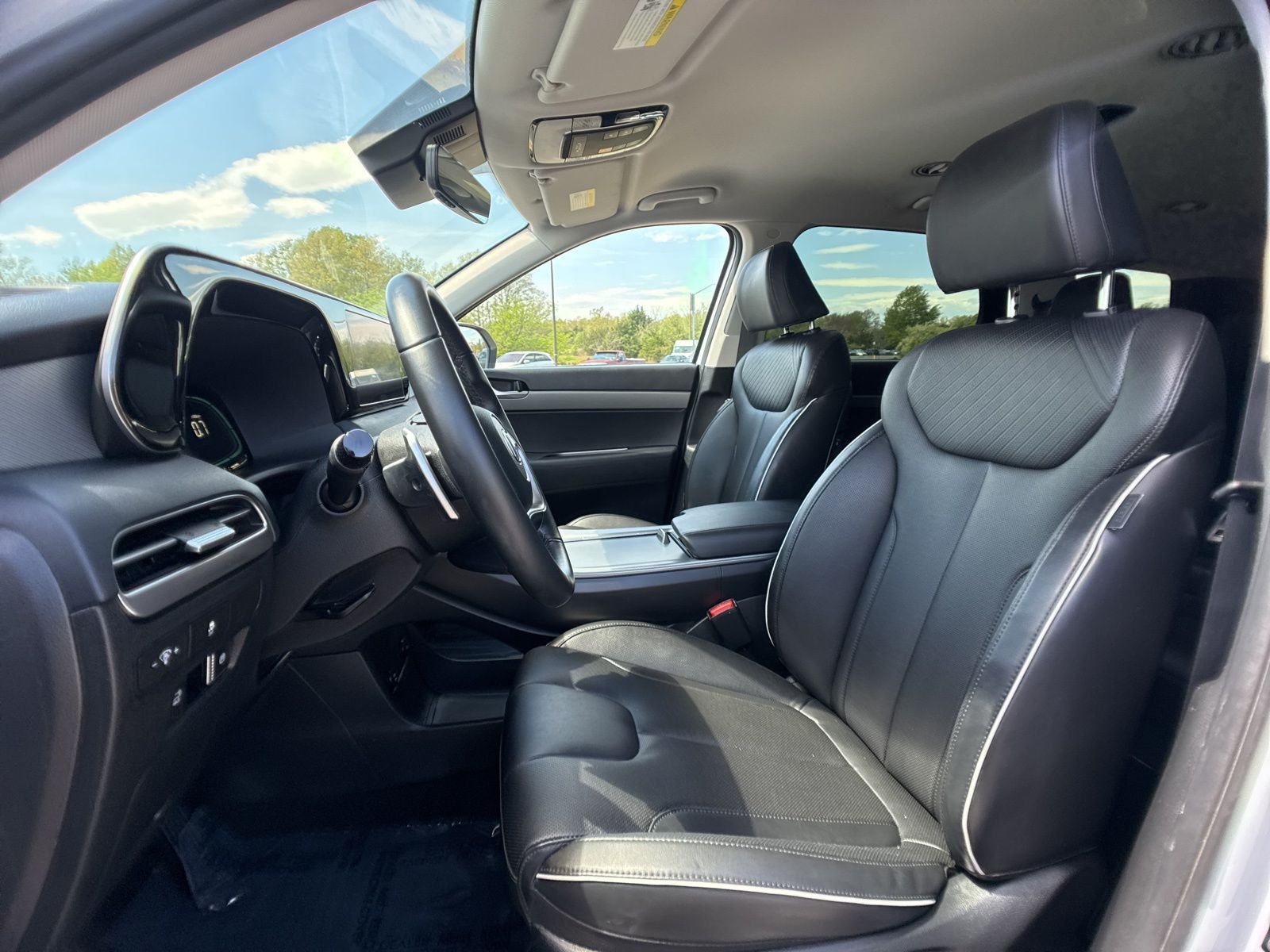 Used 2023 White Hyundai SEL image 10