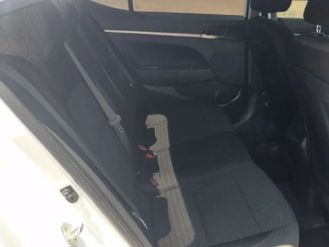 Used 2020 White Hyundai SE image 32