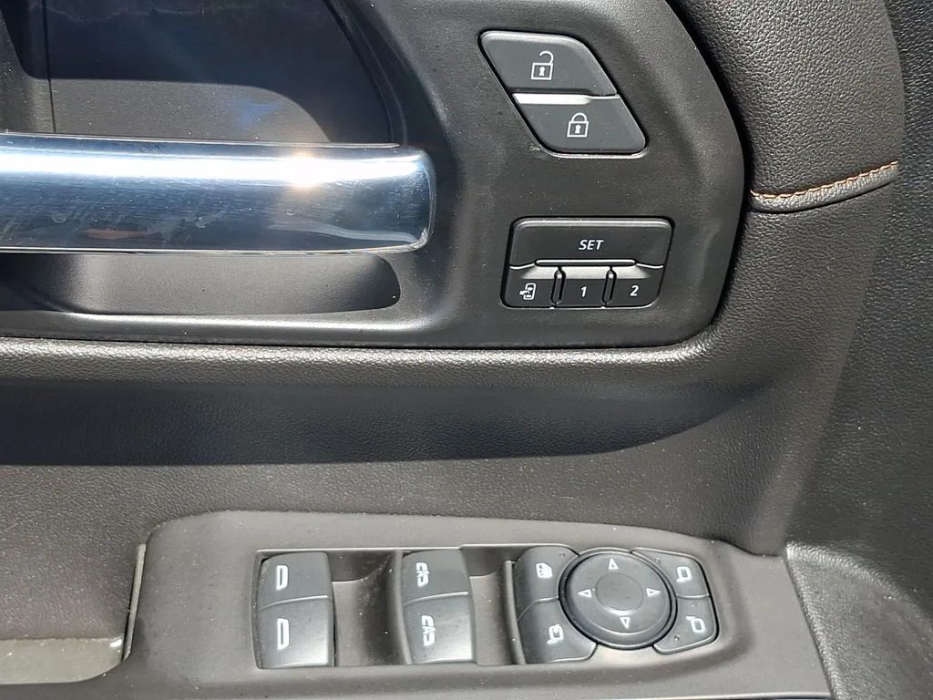 Used 2021 Summit White GMC AT4 image 13