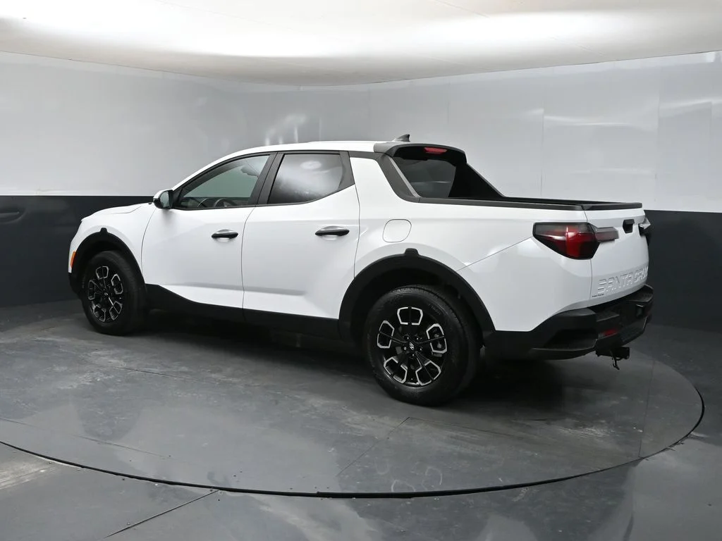 Used 2024 White Hyundai SEL image 4