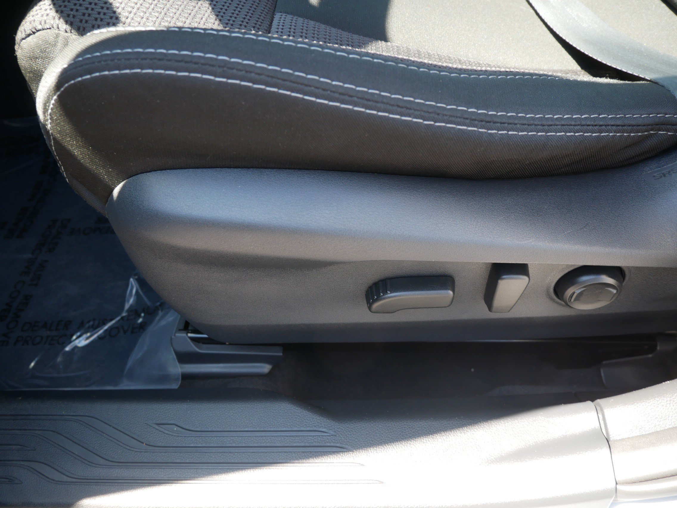 Used 2025 Ice Silver Metallic Subaru Premium image 20