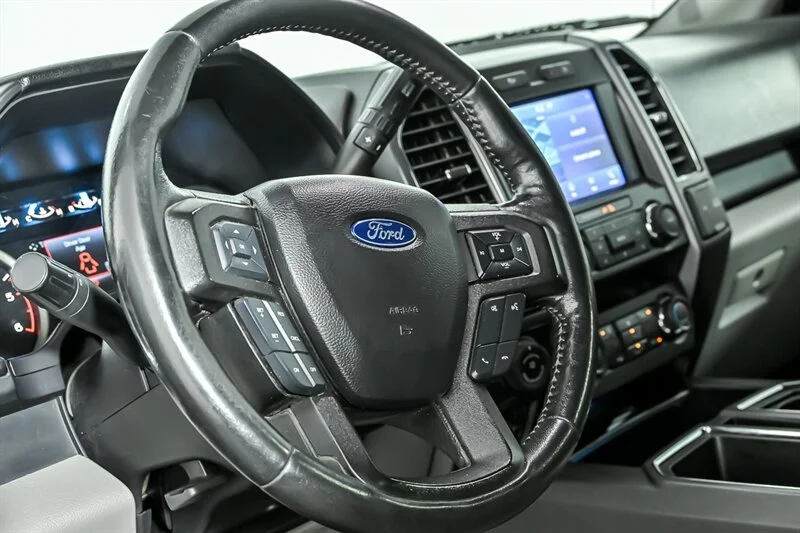 Used 2019  Ford XLT image 17