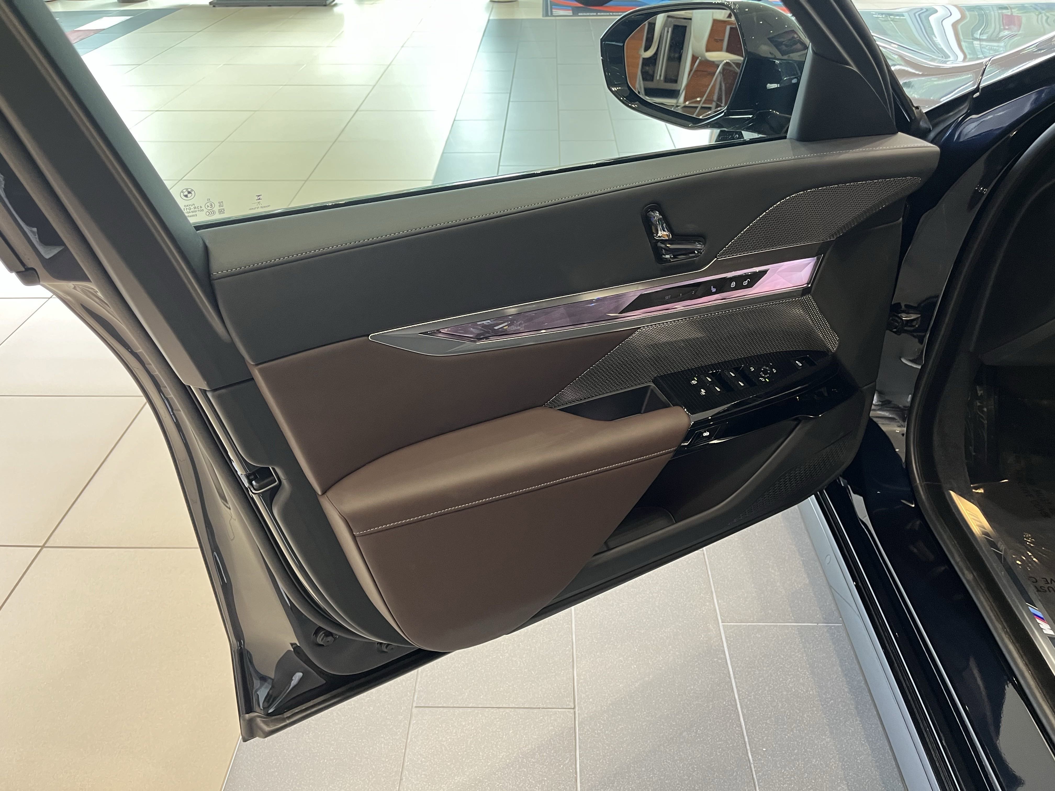 Used 2025 CARBON BLACK META BMW xDrive60 image 10