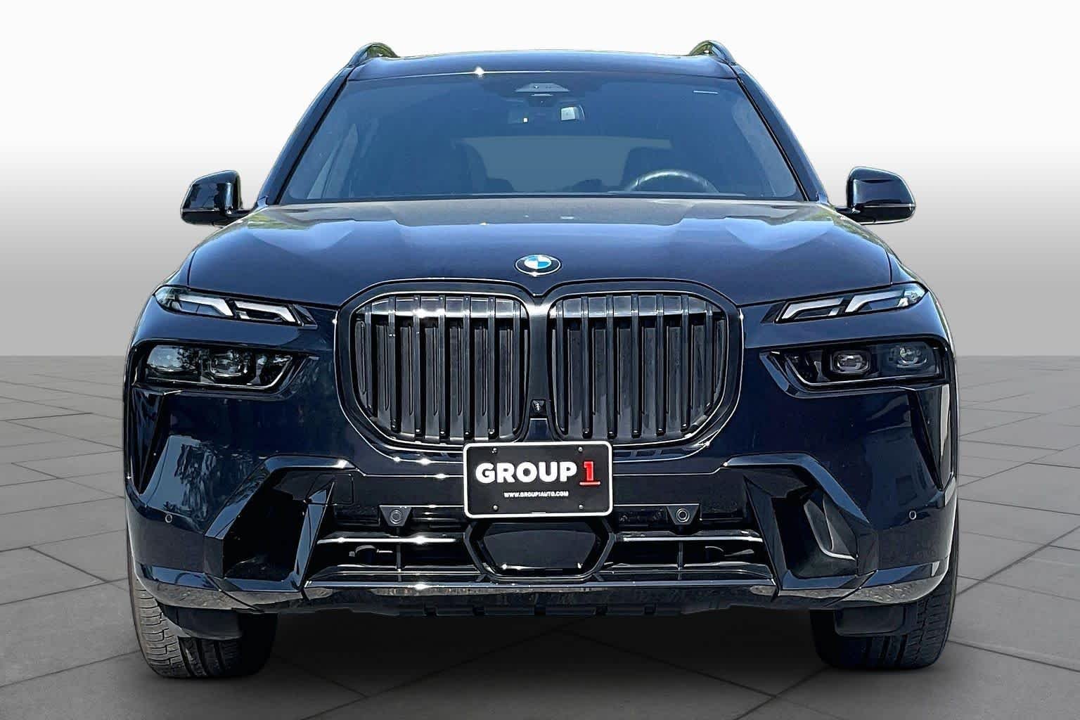 Used 2025 Carbon Black Metallic BMW xDrive40i image 3