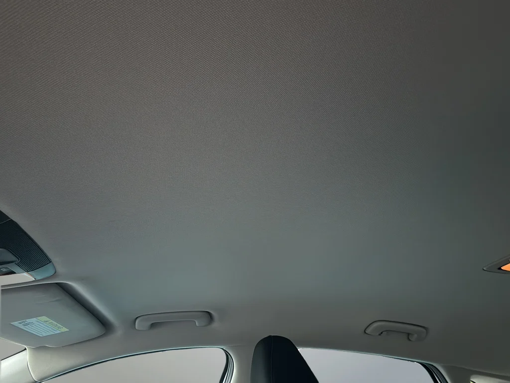 Used 2022 White Kia LXS image 19