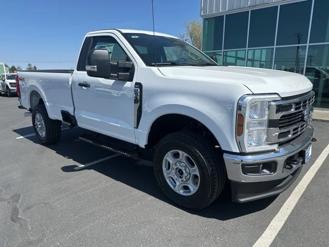 2025 Ford F-350 Super Duty XLT - Photo 2
