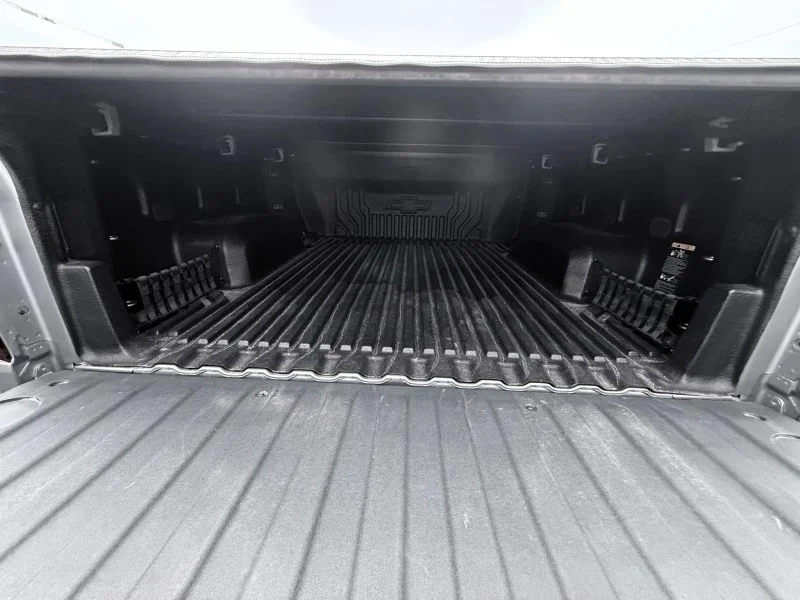 Used 2024  Chevrolet LT Pickup 4D 5 3/4 ft image 26