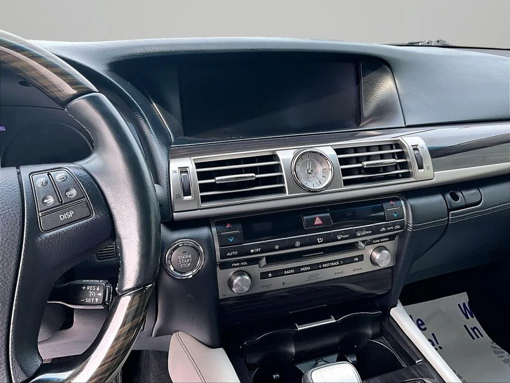 Used 2014 Silver Lexus 460 image 6