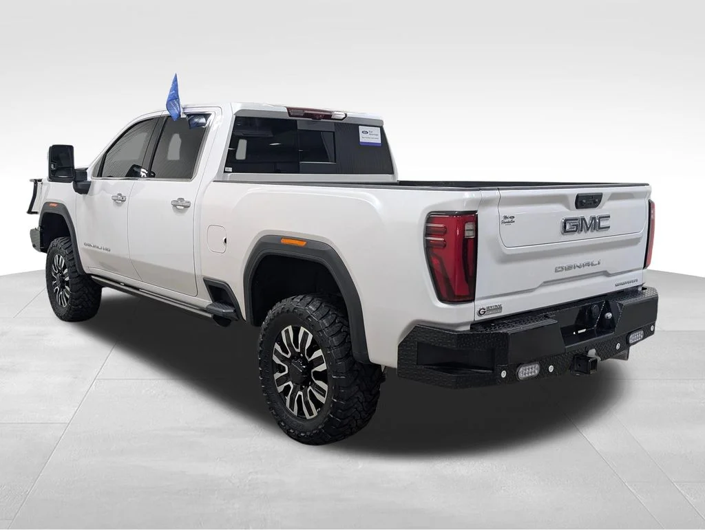 Used 2024 White Frost Tri-Coat GMC Denali Ultimate image 29