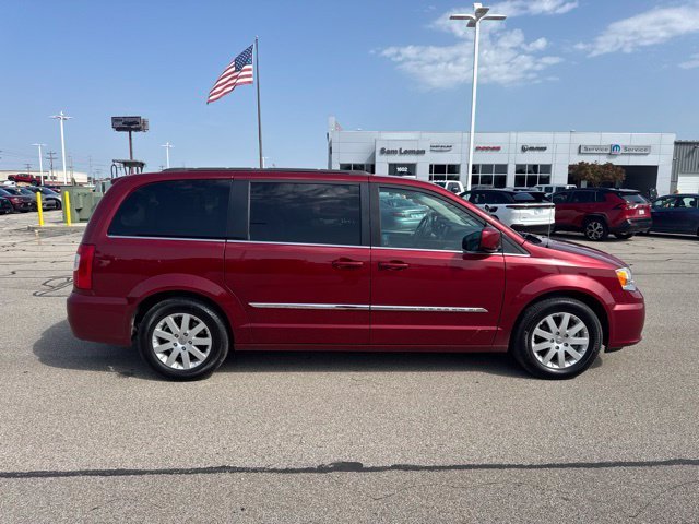 Used 2014 Red Chrysler Touring image 6
