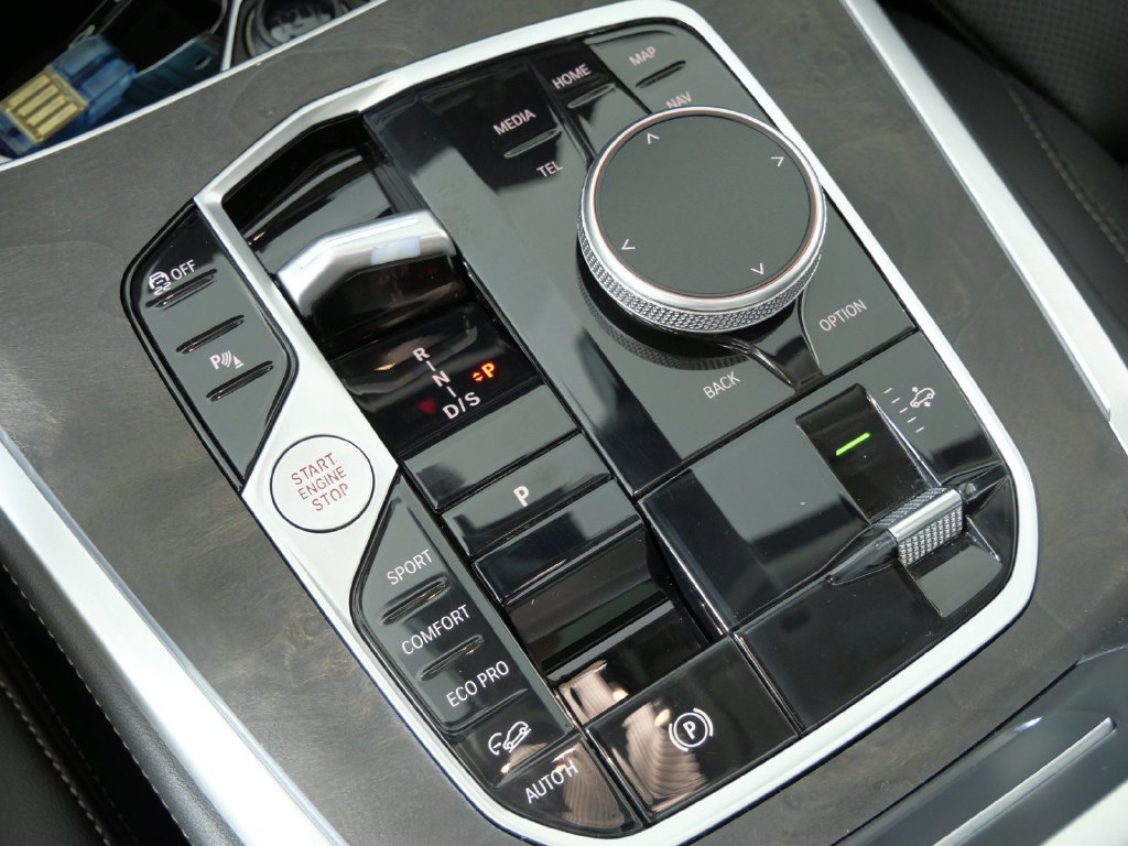 Certified Used 2025 Skyscraper Grey Metallic BMW xDrive40i image 53