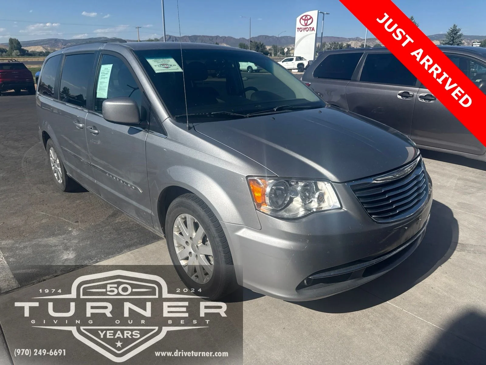 Used 2016 Silver Chrysler Touring image 1
