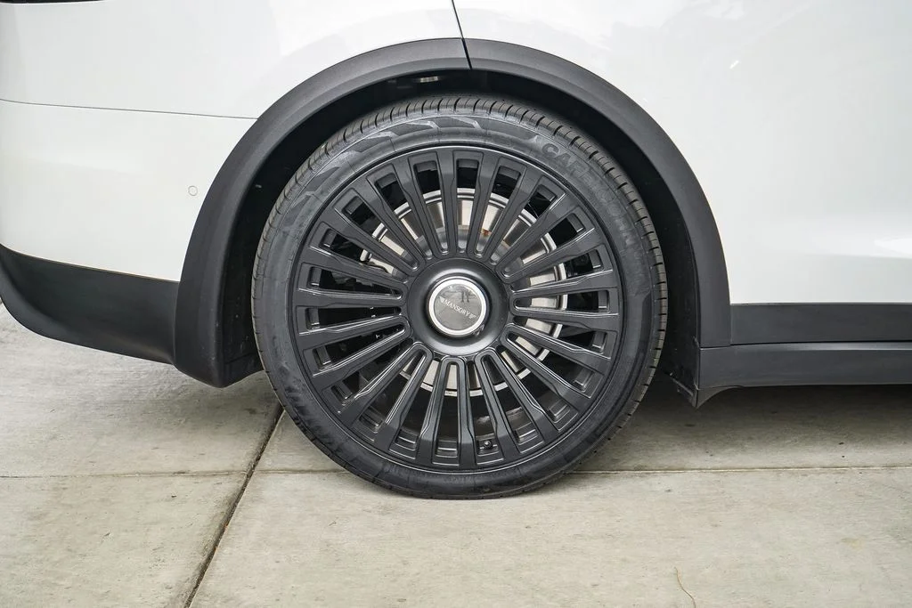 Used 2022 White Tesla Plaid image 10
