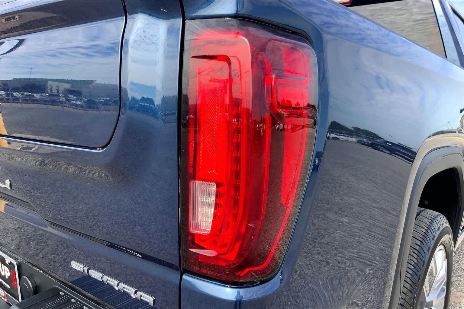 Used 2022 Pacific Blue Metallic GMC Denali image 10