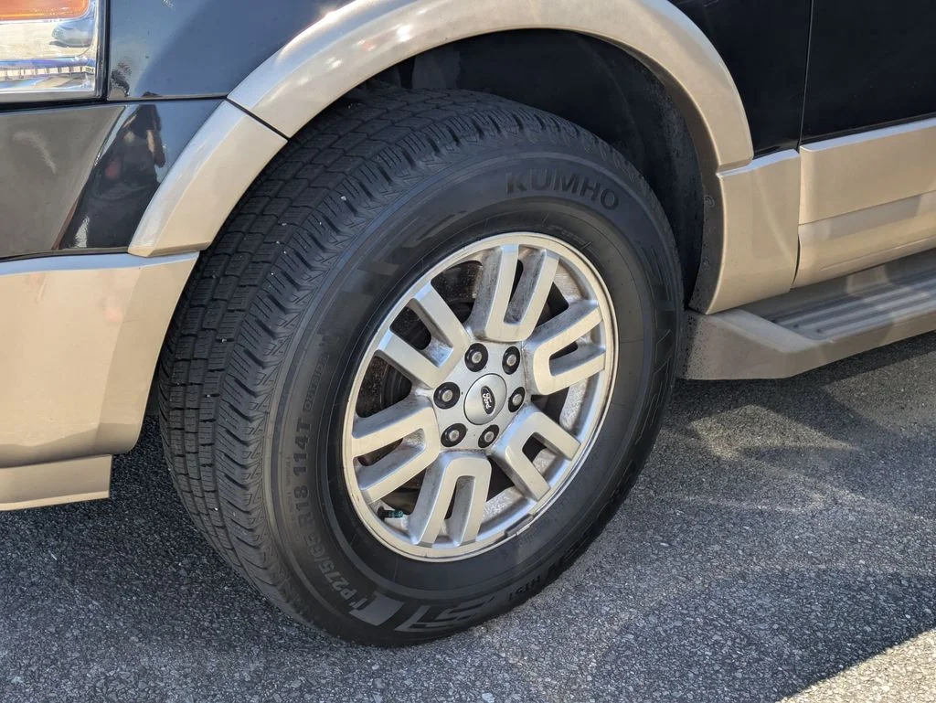 Used 2013 Black Ford XLT image 5