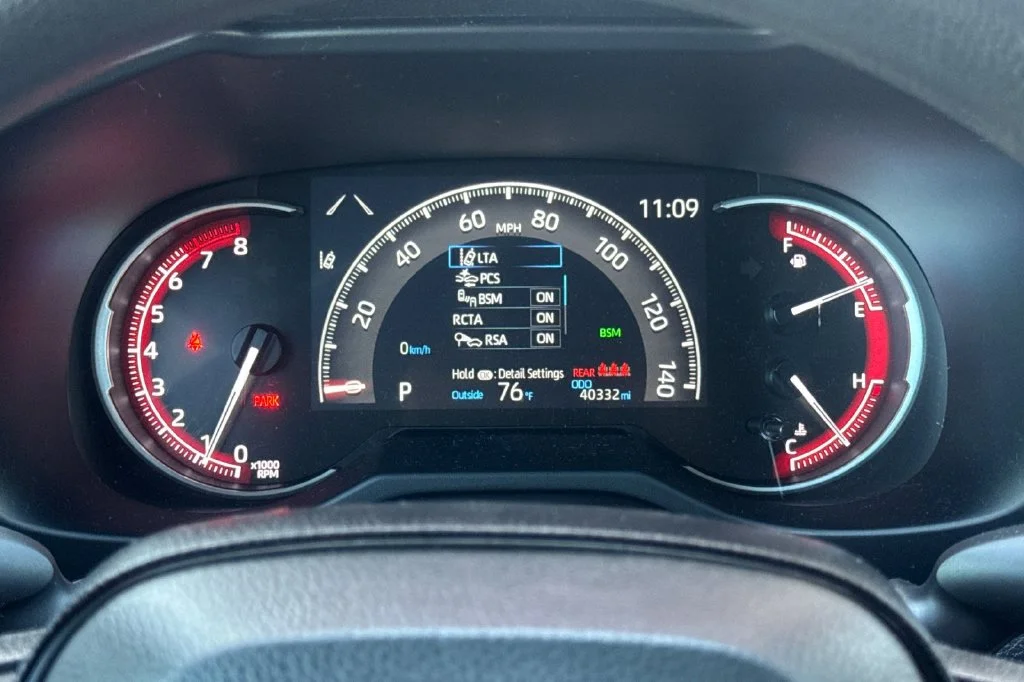 Used 2023 Ice Toyota XLE image 30