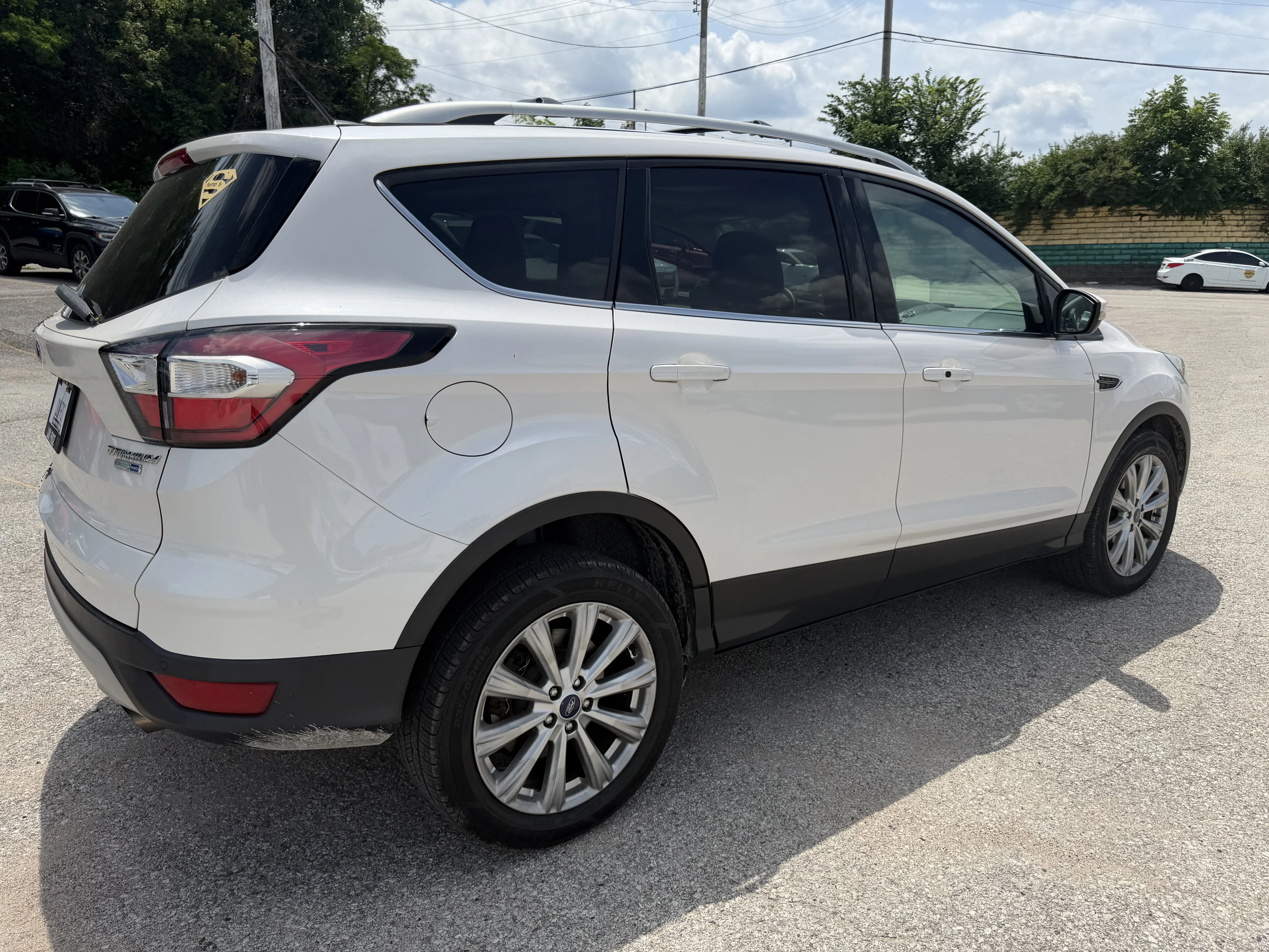Used 2017  Ford Titanium image 7