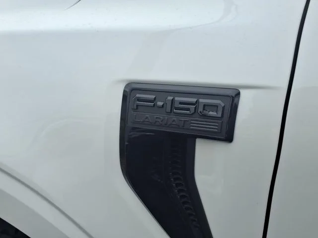 Used 2025 White Metallic Ford Lariat image 7