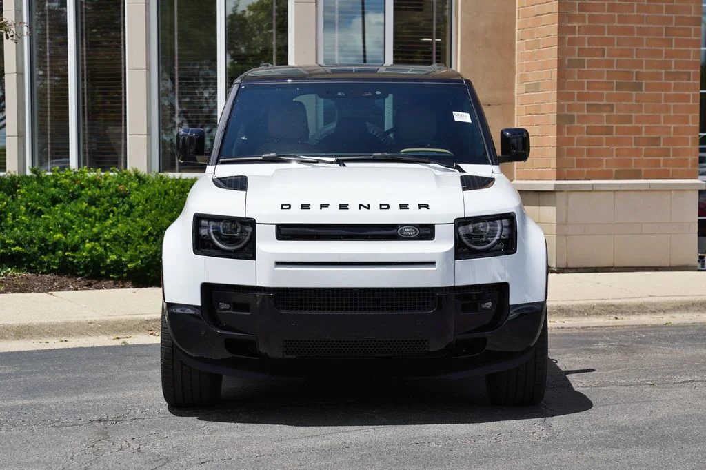 New 2026 Fuji White Land Rover X-Dynamic SE image 4