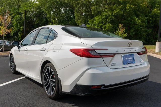 Used 2025 Pearl Toyota XLE image 8