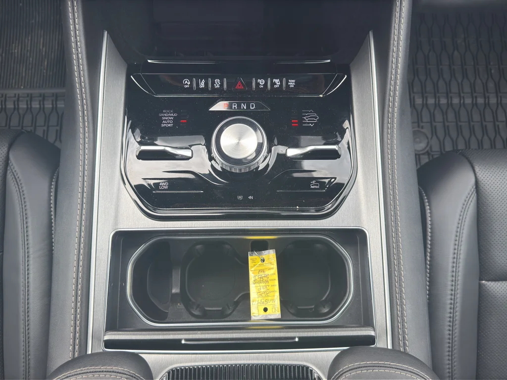 2025 Jeep Wagoneer Series II - Photo 22
