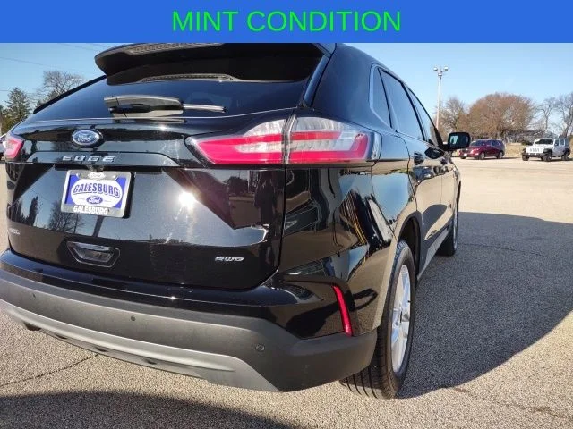 Used 2024 Black Metallic Ford SEL image 5