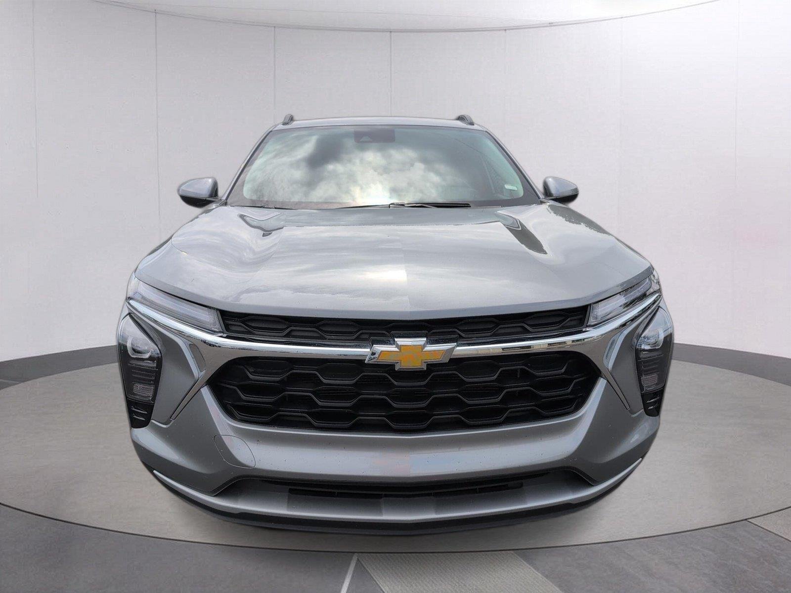 Used 2025 Sterling Gray Metallic Chevrolet LT image 10