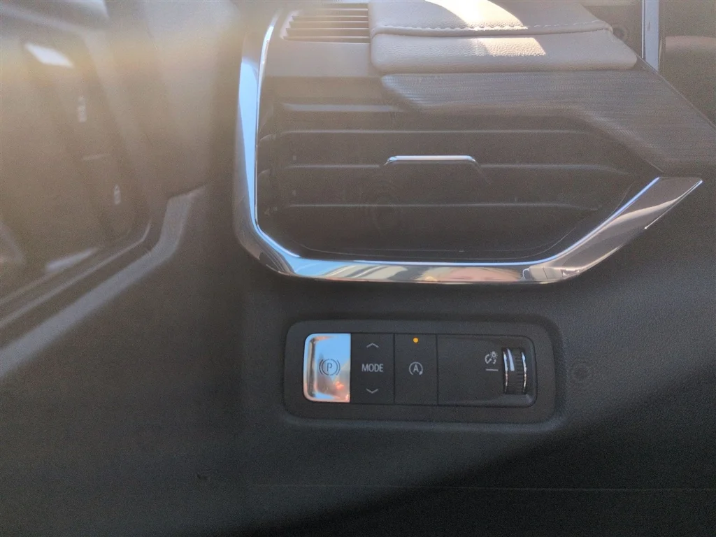 New 2026 Sterling Metallic GMC Elevation image 42