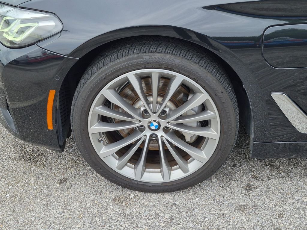 Used 2021 Black BMW 530e iPerformance image 9