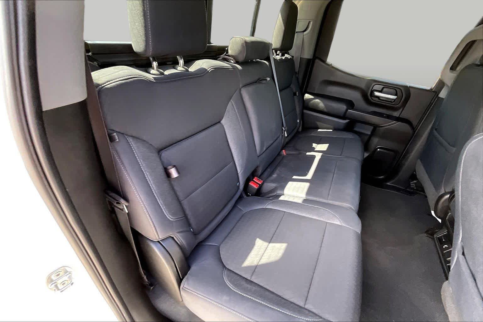 Used 2019 Summit White Chevrolet LT image 19