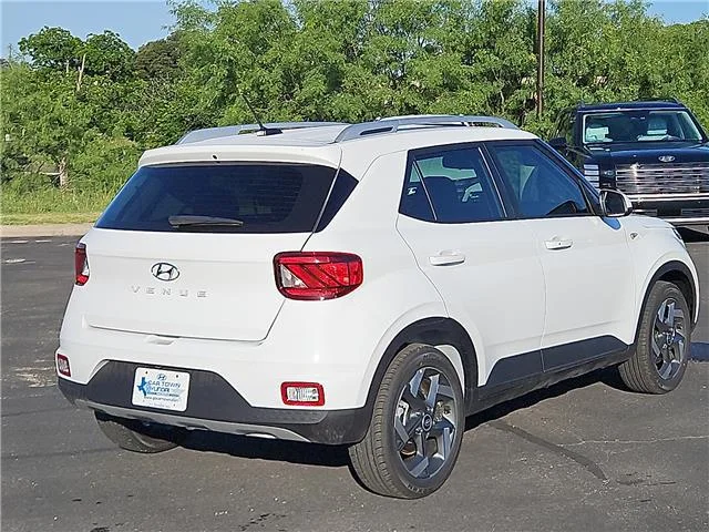 New 2026 Lunar White w/Black Roof Hyundai SEL image 4