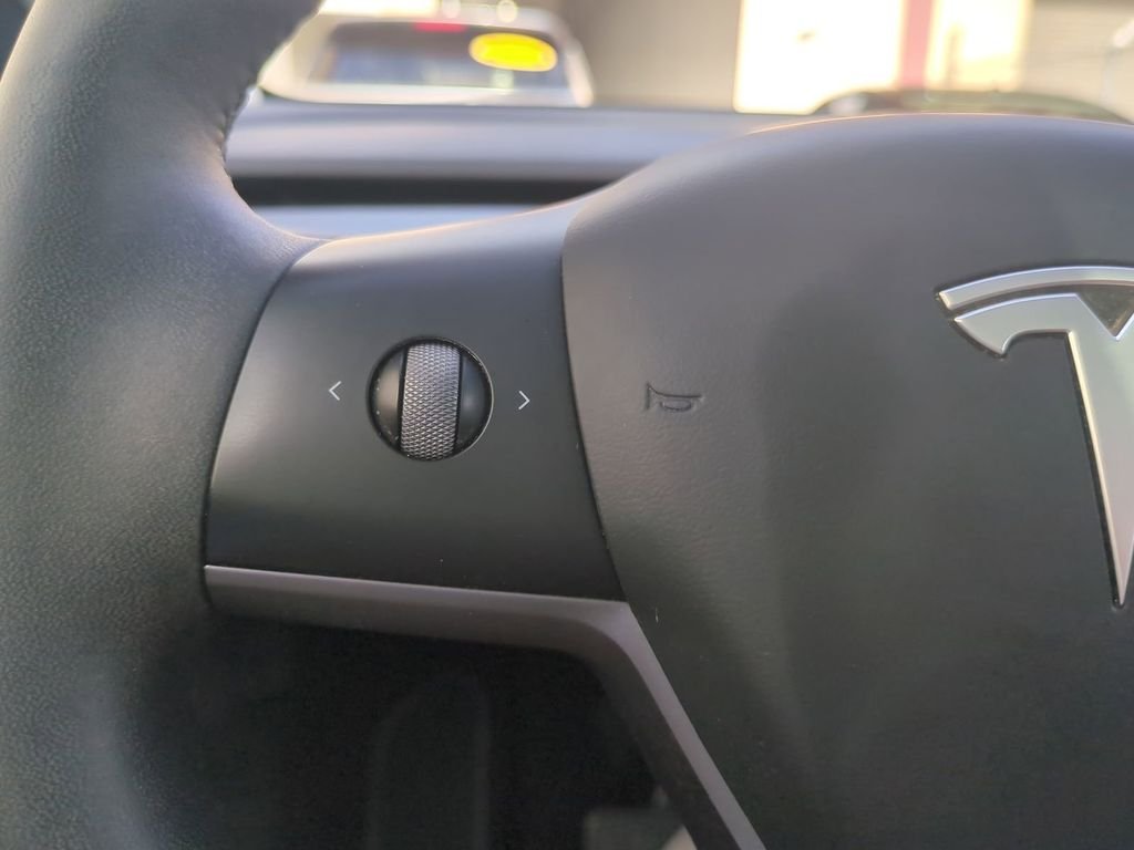 2021 Tesla Model Y Long Range - Photo 31