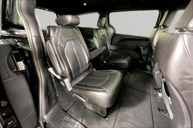 Used 2026 Black Chrysler Select image 21