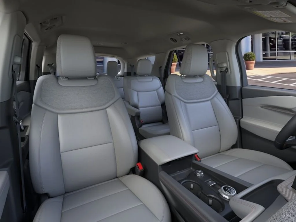 New 2026 Star White Metallic Tri-Coat Ford Active™ image 10
