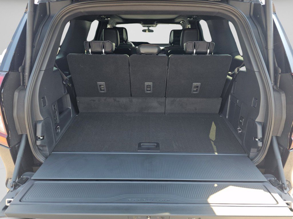 New 2026 Dark Matter Gray Metallic Ford Tremor image 29