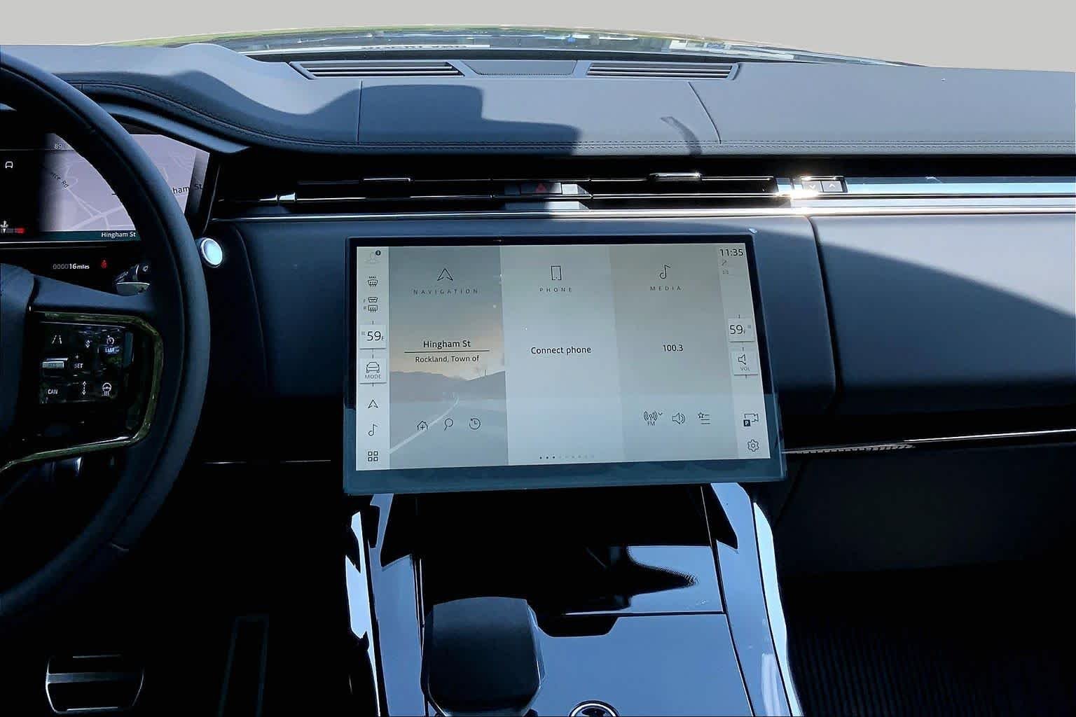 New 2026 Charente Grey Land Rover Dynamic SE image 8